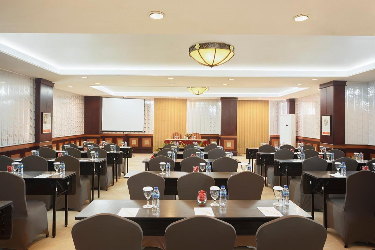 Swiss-Belhotel Tarakan Exterior photo